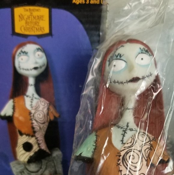 Sally from Nightmare Before Christmas Bust - Picture 4 of 4